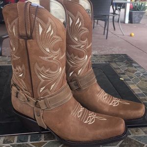 Beautiful western leather boots🙂🐴👢